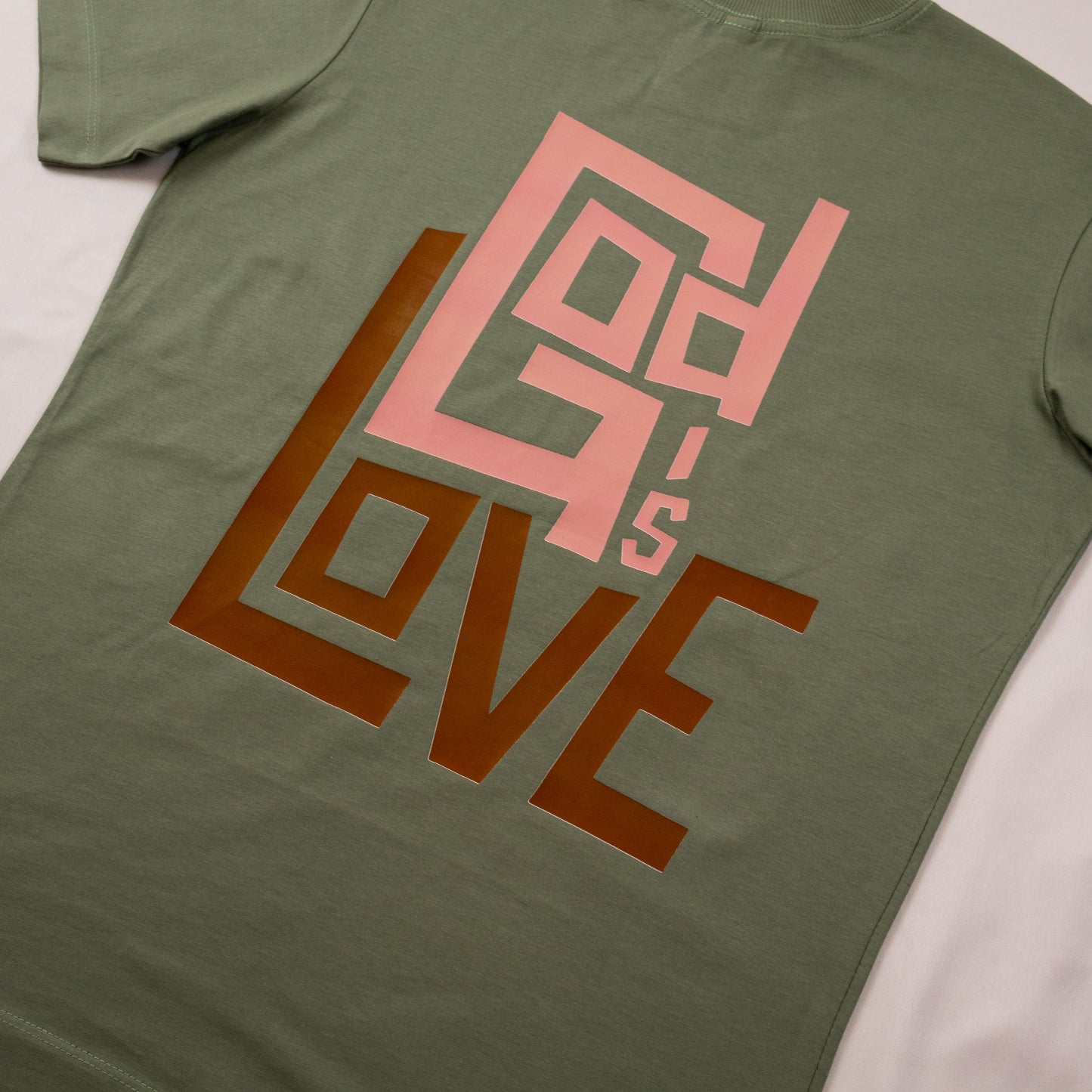 GOD IS LOVE | T-SHIRT