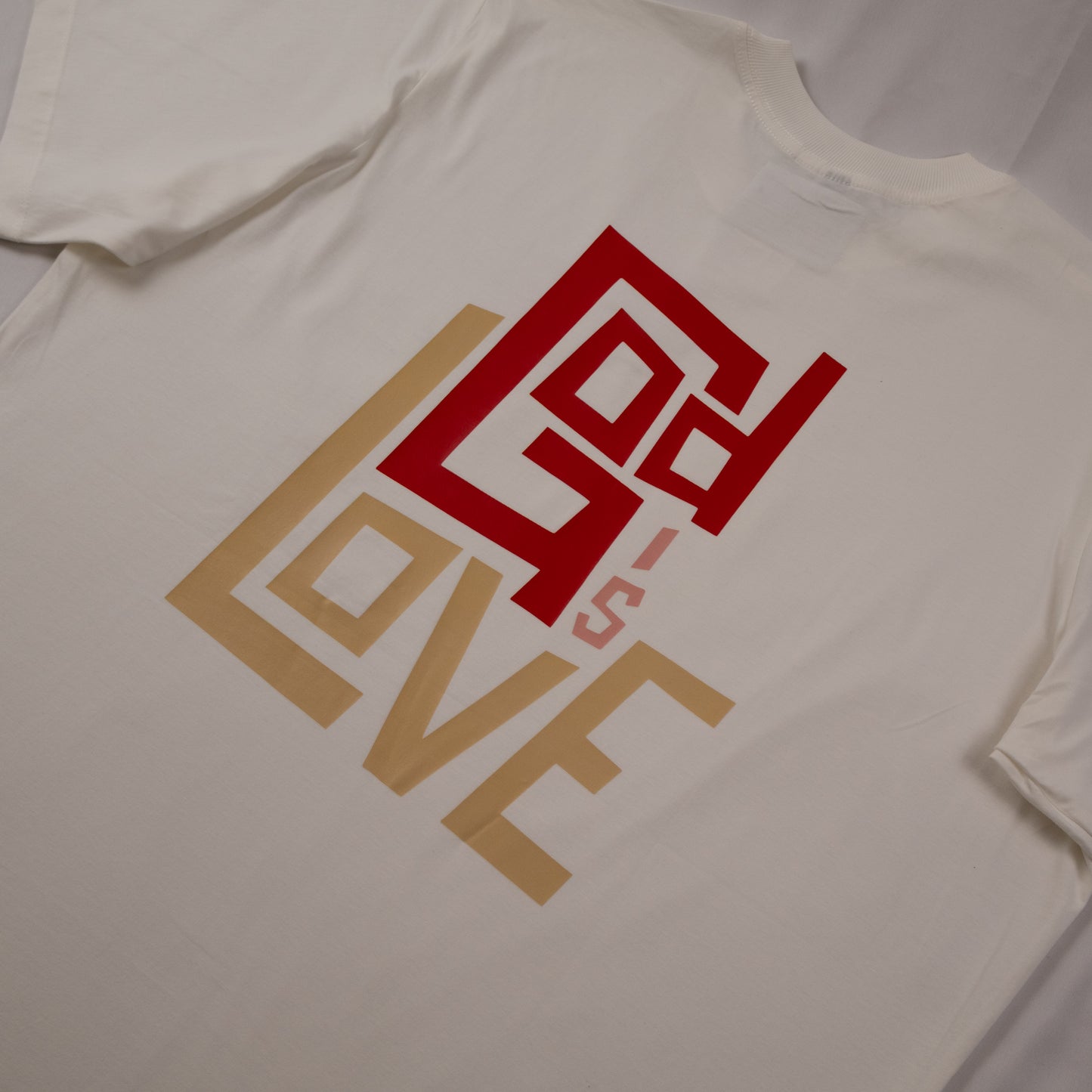 GOD IS LOVE | T-SHIRT